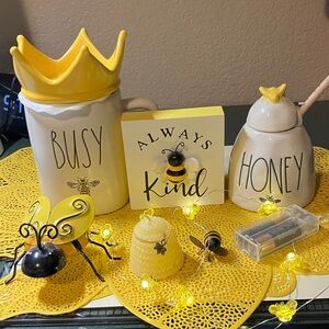 Bee decor . I used only for decor. Rae Dunn mug. Rae Dun honey pot. Other items